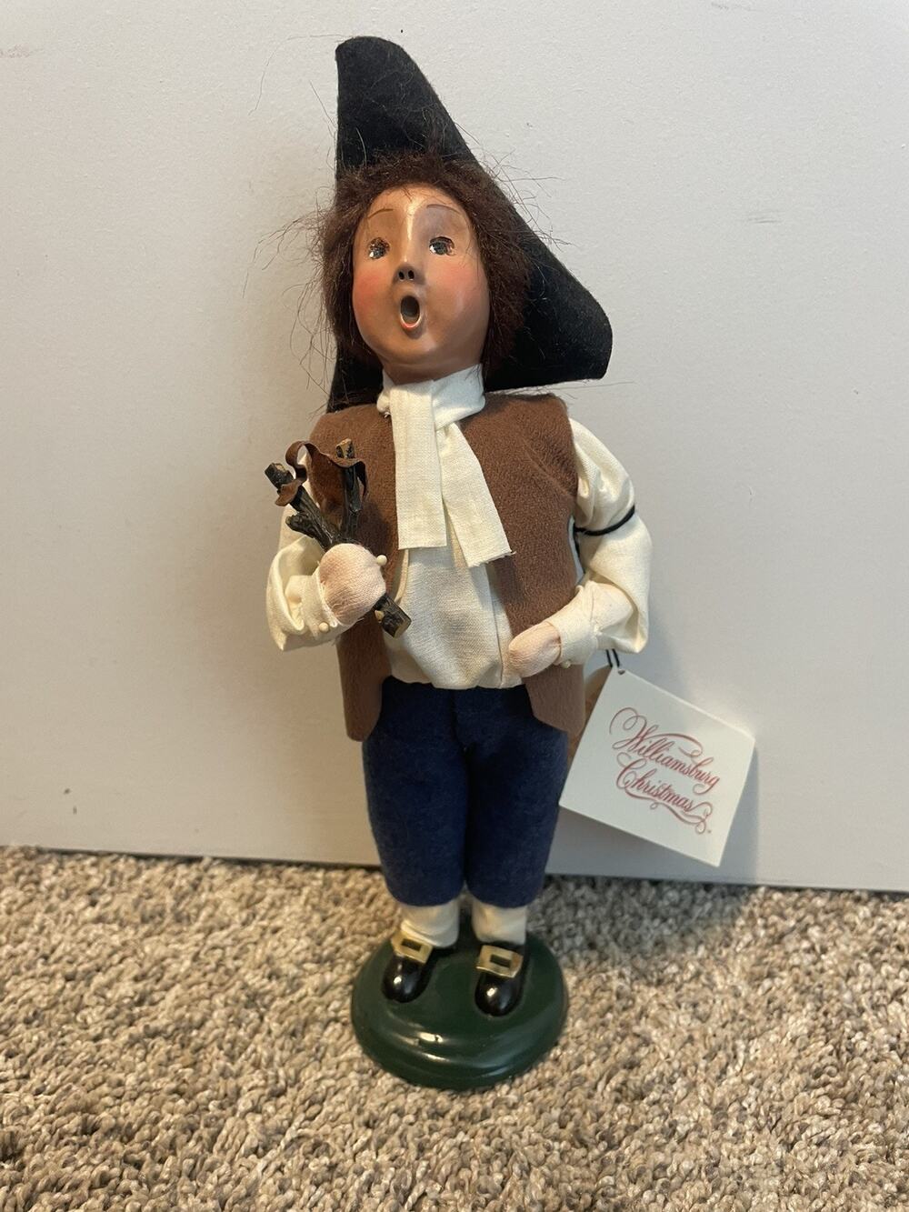 Vtg Byers' Choice Ltd. Williamsburg Colonial Boy with Slingshot 2001 Christmas